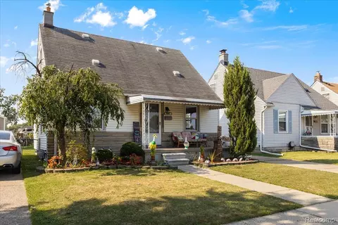 713 Leblanc St, Lincoln Park, MI 48146