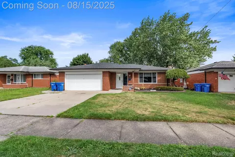 4629 Red Maple Dr, Warren, MI 48092