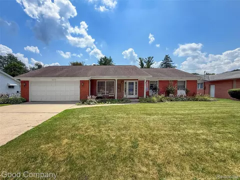 3315 Corvair Ln, Saginaw, MI 48602