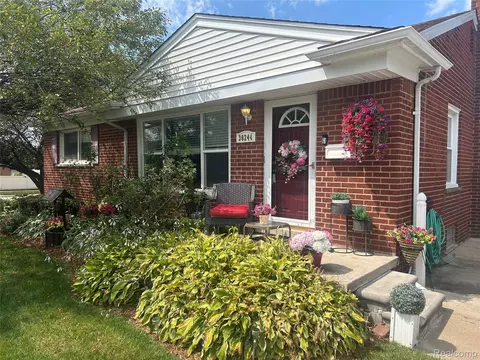 30244 Windsor St, Garden City, MI 48135