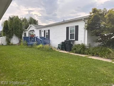 48606 Lakeview Cir, Shelby Township, MI 48317