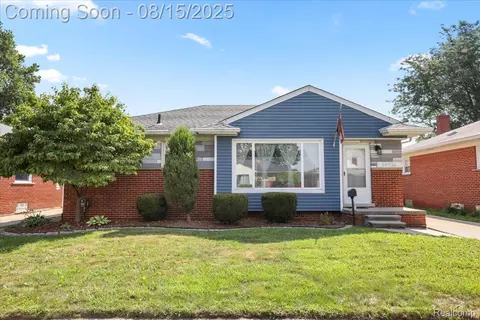 28936 Ursuline St, Saint Clair Shores, MI 48081