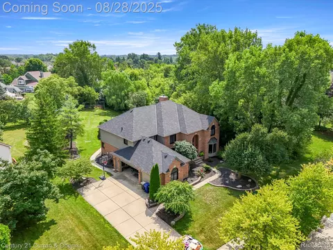 7270 Wadebridge Dr, Canton, MI 48187