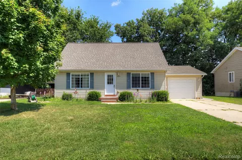 8972 Ash Dr, Northfield, MI 48189