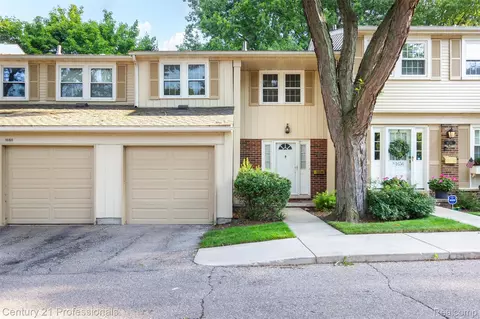 1658 Brentwood Dr, Troy, MI 48098