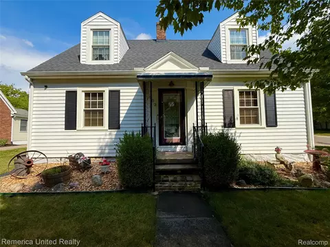 603 N Michigan Ave, Howell, MI 48843