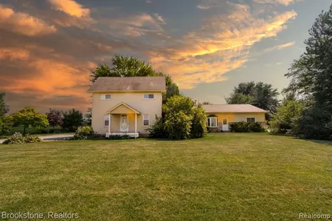 11569 Hill Rd, Riley, MI 48041