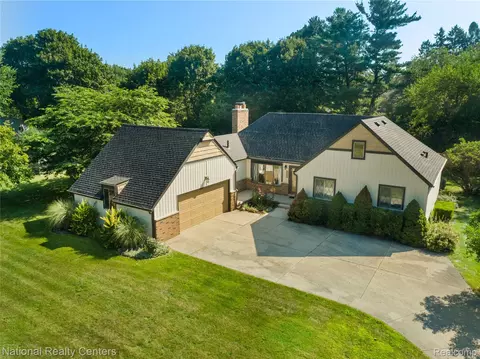3243 Norton Lawn, Rochester Hills, MI 48307