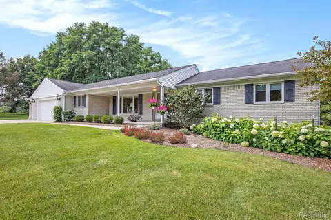 3210 S Hadley Rd, Ortonville, MI 48462