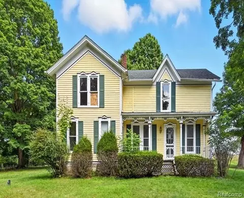 8127 Vassar Rd, Grand Blanc, MI 48439
