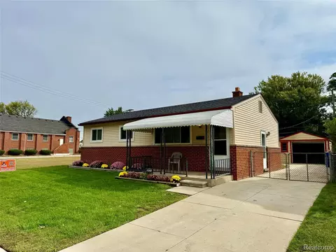 5221 Woodward St, Wayne, MI 48184