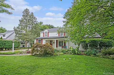 6171 S Main St, Village Of Clarkston, MI 48346