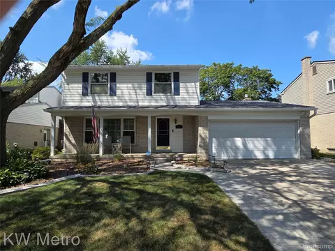 531 N Manitou Ave, Clawson, MI 48017