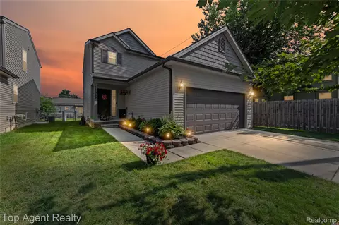 15949 Athens Ave, Clinton Township, MI 48035