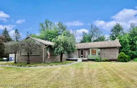 5096 Ridge Trl S, Independence, MI 48348