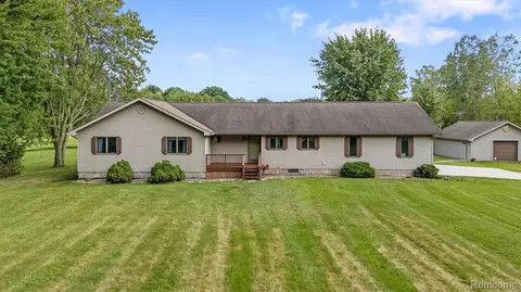 11157 Rose Rd, Emmett, MI 48022