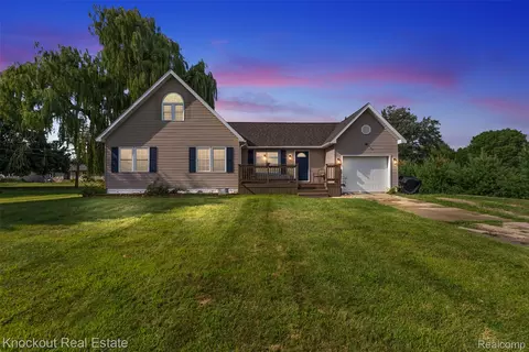 8058 Stanley Rd, Flushing, MI 48433
