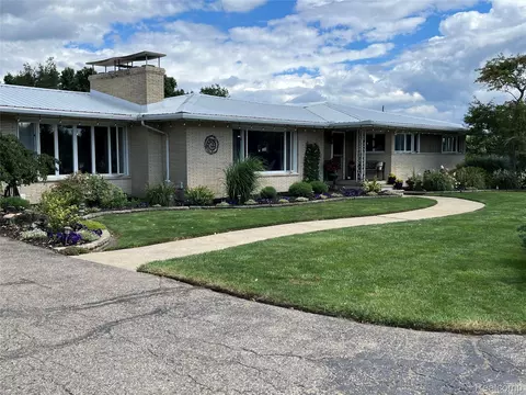 18999 Weller Rd, Unadilla, MI 48137