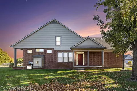 7087 Moore Ct, Shelby Township, MI 48317