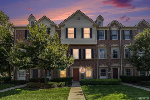 45866 S Stonewood Rd, Canton, MI 48187