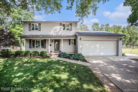 4238 Greensboro Dr, Troy, MI 48085