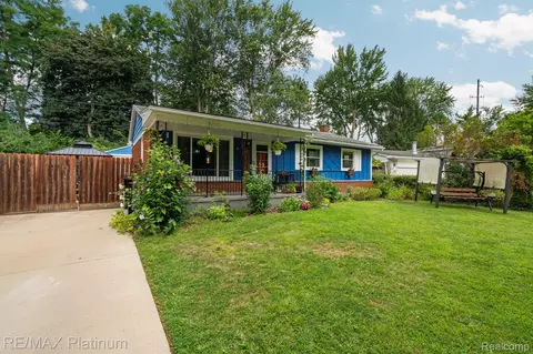 6 Salem Ct, Ann Arbor, MI 48104