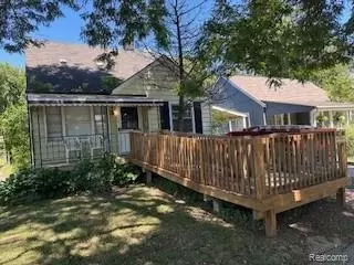 575 Wesbrook St, Pontiac, MI 48340