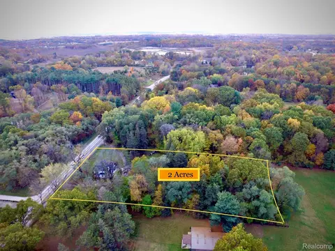 7150 Pinckney Rd, Putnam, MI 48169