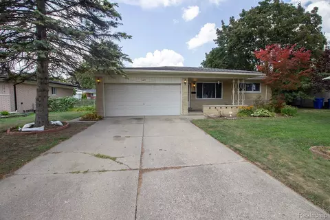 3451 Winters Dr, Warren, MI 48092