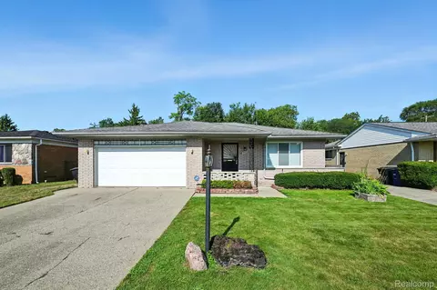 19505 Cherrylawn St, Detroit, MI 48221