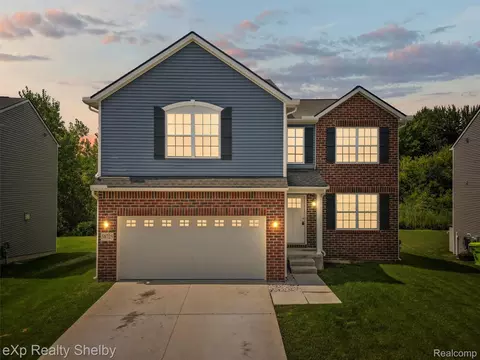 58725 Westmoore Cir, New Haven, MI 48048