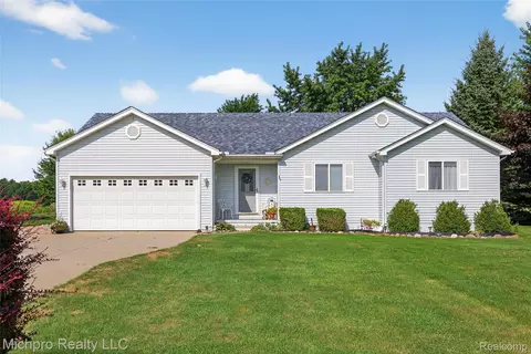 4411 Breen Rd, Emmett, MI 48022