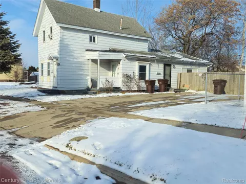 34934 Brush St, Wayne, MI 48184