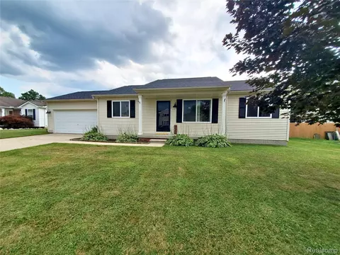 9456 Sandy Hollow Ln, Richfield, MI 48423