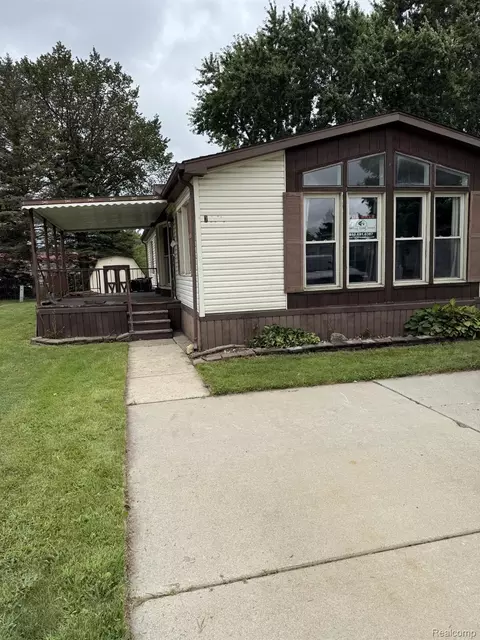 7 Bellwood Dr, Swartz Creek, MI 48473