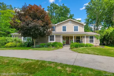 2511 Birch Harbor Ln, West Bloomfield, MI 48324