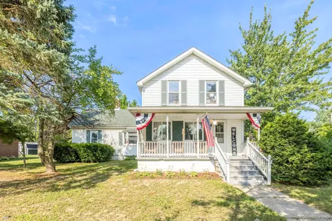 203 S Main St, Capac, MI 48014