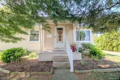 17028 Reno St, Riverview, MI 48193
