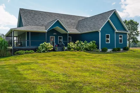 10465 Seymour Rd, Gaines, MI 48436