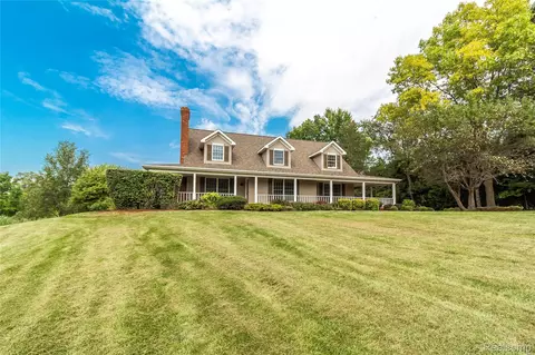 10386 Halsey Rd, Grand Blanc, MI 48439