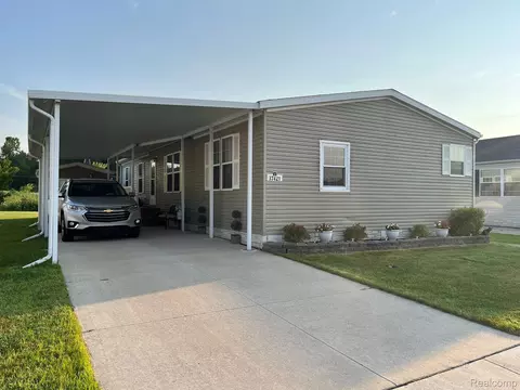 37421 Grindstone Trl, Lenox, MI 48048