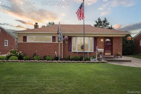 29047 W Chicago St, Livonia, MI 48150