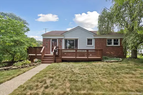 31021 Hathaway St, Livonia, MI 48150