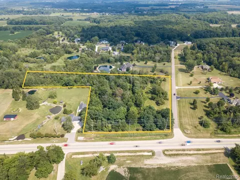 11753 E Ridge Dr, Bruce, MI 48065