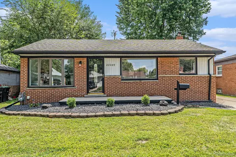 22169 Fairfax St, Taylor, MI 48180