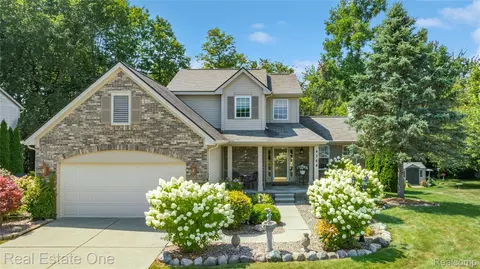 4364 Meadows Ave, Grand Blanc, MI 48439