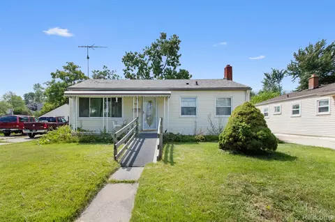 9077 Hugh St, Livonia, MI 48150