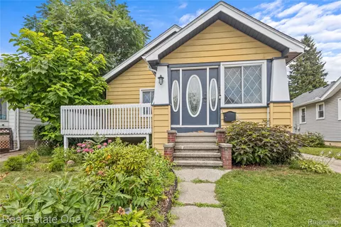 212 La Plaza Ct, Royal Oak, MI 48073