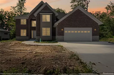 67695 Madeline St, Richmond, MI 48062