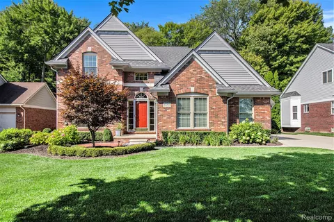 44293 La Domain Dr, Sterling Heights, MI 48314